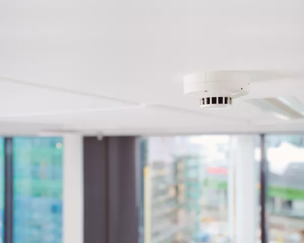 Analogový opticko-kouřový hlásič s izolátorem 4401I